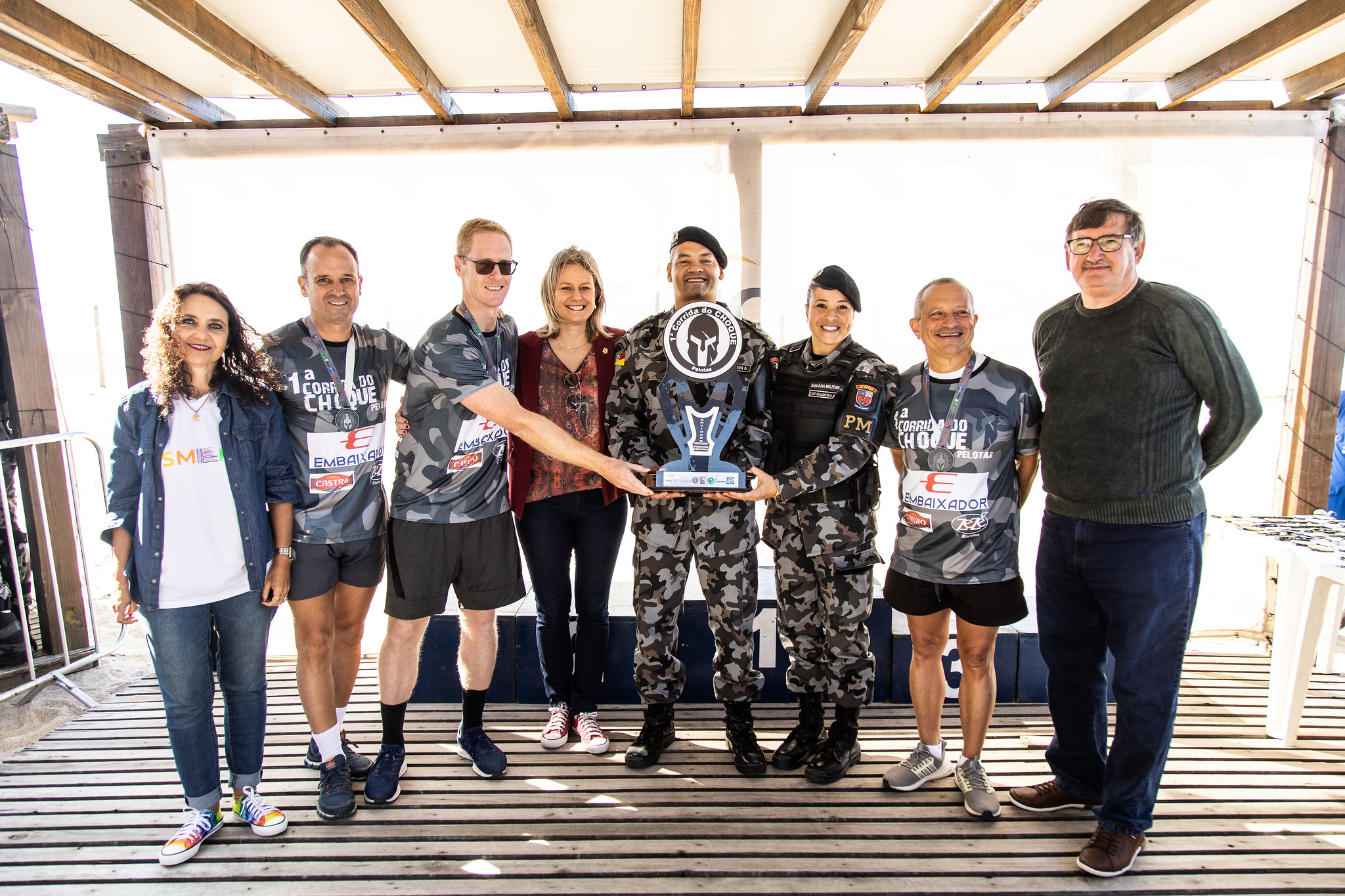 imagem: Paula acompanha premiação da 1ª Corrida do Choque