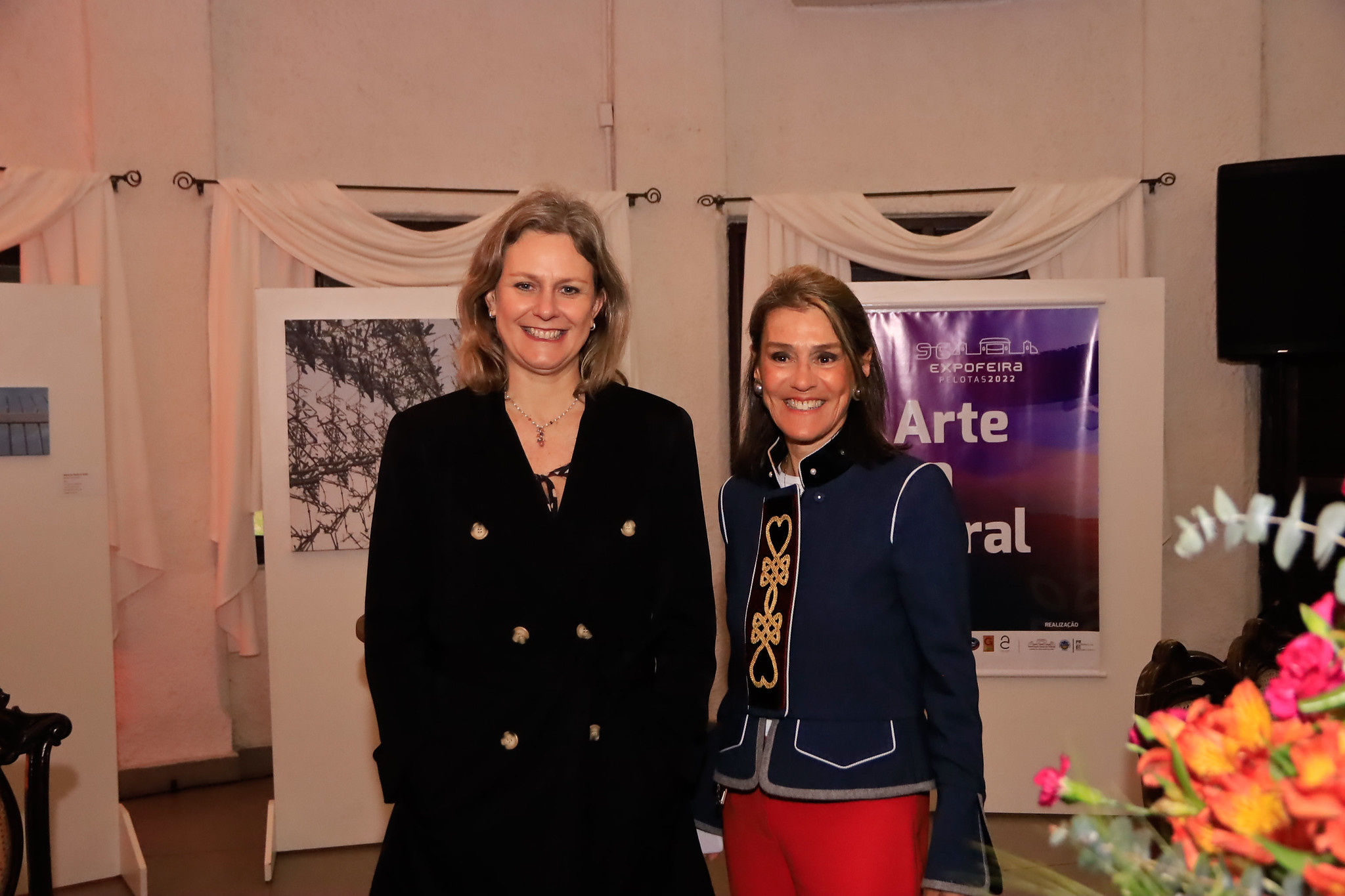 imagem: Paula participa de abertura da exposição Arte na Rural