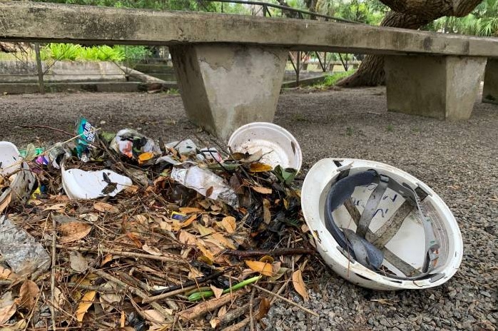imagem: Sanep faz manutenção no lago da Praça Coronel Pedro Osório