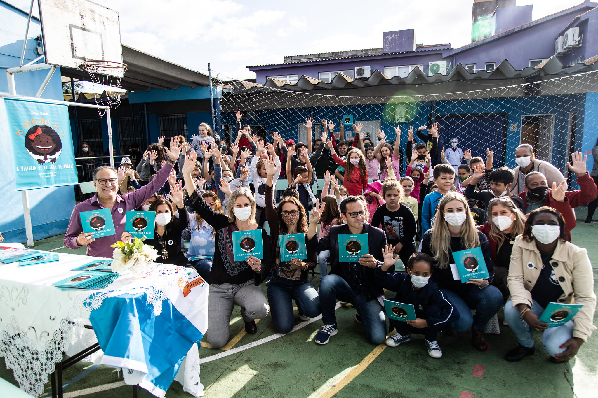 imagem: Paula participa de lançamento em homenagem a Luciana de Araújo