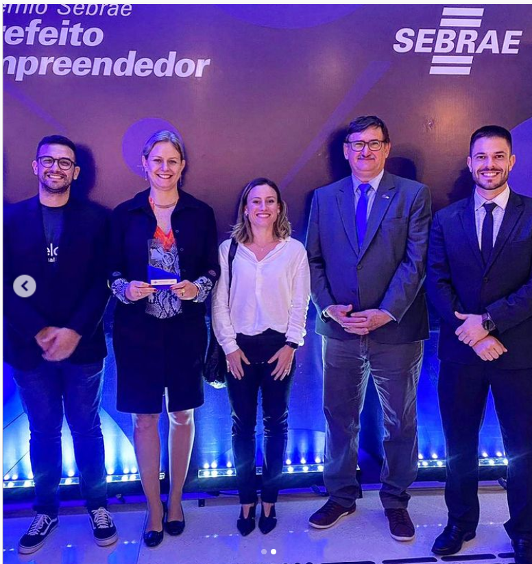 imagem: Prefeita prestigia cerimônia de premiação de empreendedorismo