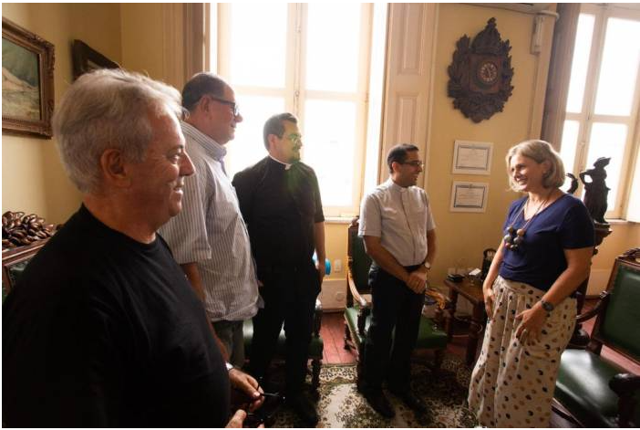imagem: Prefeita recebe representantes da Igreja do Porto