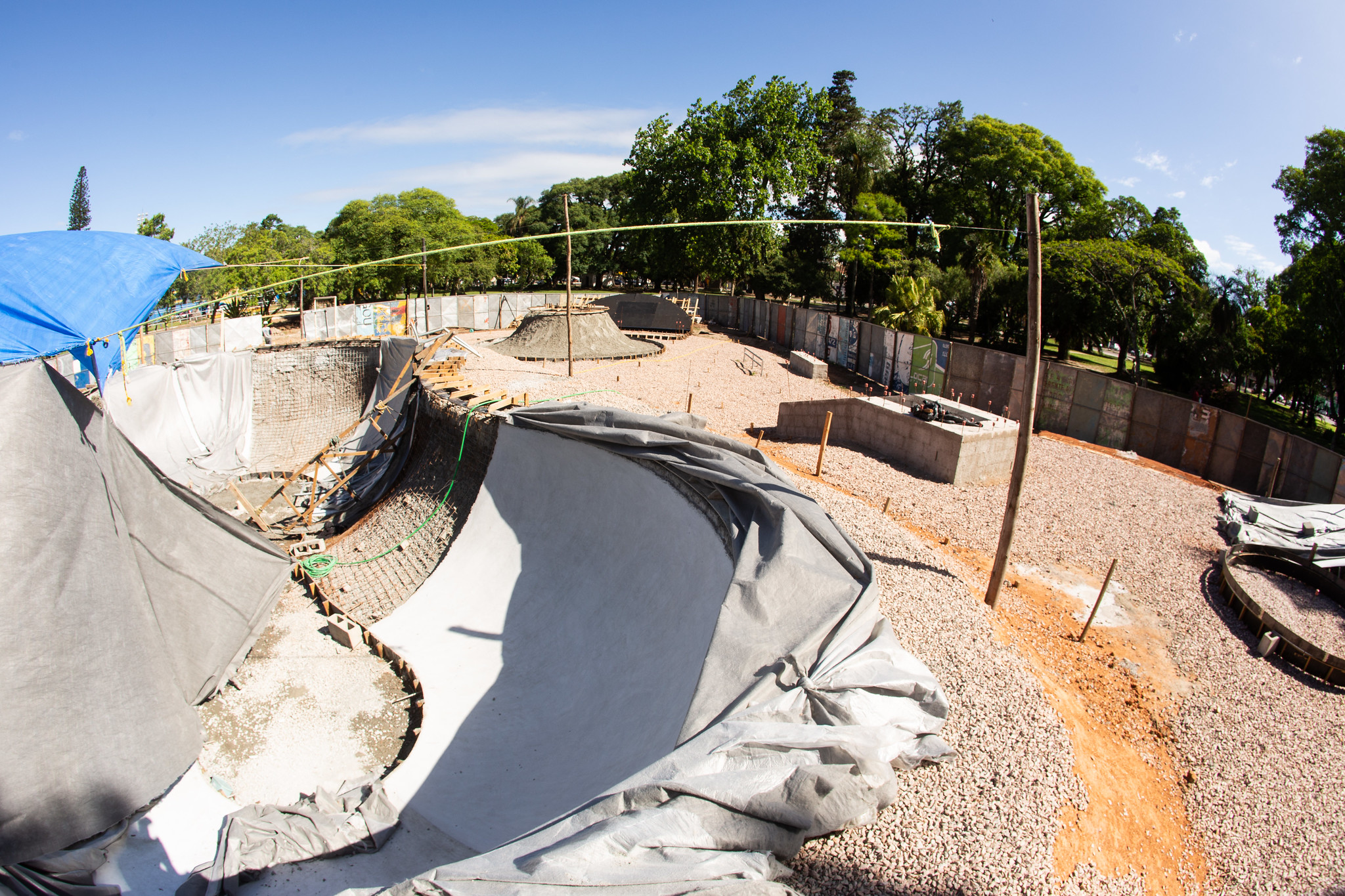 imagem: Começa a concretagem na nova pista de skate